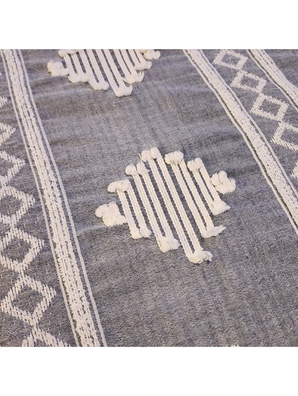 Joie Queen Comforter Blue Gray White Tufted Embroidered Boho 106x90